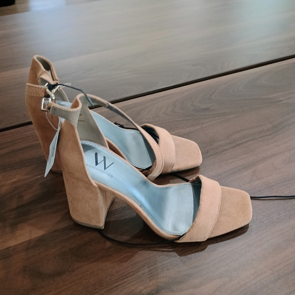 Worthington Beige Block Heel Sandals